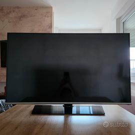 TV Samsung 40" Full HD alimentazione e telecomando