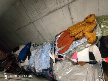 stock di vestiti 