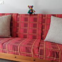 Divano 3 posti legno massello. (Demar, Pordenone).