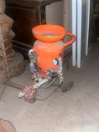 Sabbiatrice a pressione professionale su carrello