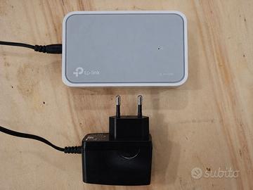 Switch TP-Link TL-SF1005D 5 porte con alimentatore