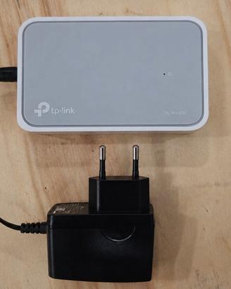 Switch TP-Link TL-SF1005D 5 porte con alimentatore