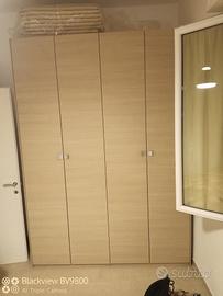 Armadio effetto legno laminato chiaro