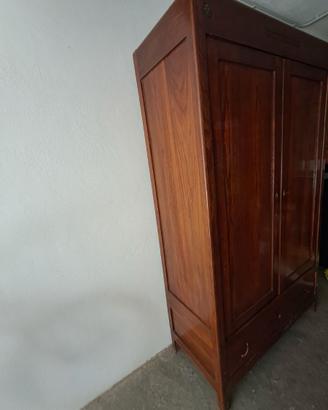 Armadio di legno a 2 ante con cassetto capiente