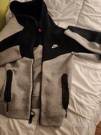 Felpa Nike hi tech, grigi e nera