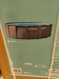 Piscina nuova imballata