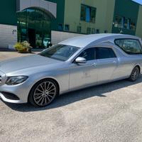 Auto Funebre Mercedes 213