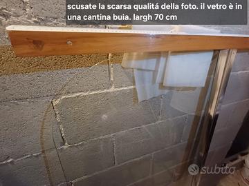 Paretina cristallo su vasca da bagno