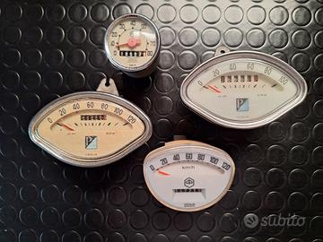 4 CONTACHILOMETRI VESPA