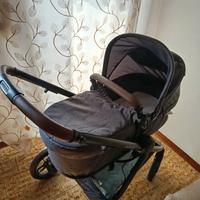 carrozzina che diventa passeggino e ovetto