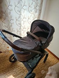 carrozzina che diventa passeggino e ovetto