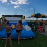 Gonfiabile con simulatore surf