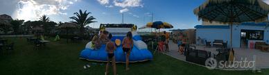 Gonfiabile con simulatore surf