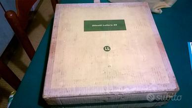 Macchina da scrivere Olivetti Lettera 22