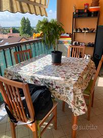 Tavolo da terrazzo o giardino