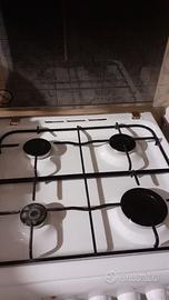 Cucina 4 fuochi a gas + forno elettrico Indesit