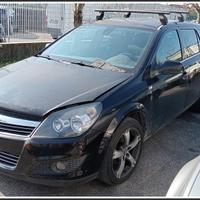 OPEL Astra H SW per ricambi