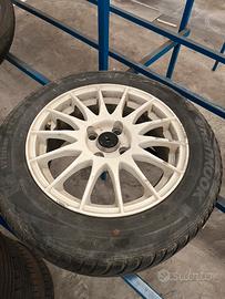 Cerchioni auto R15 con gomme invernali