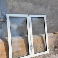 Due pezzi fininestre in Alluminio.