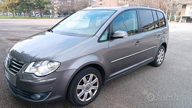 VOLKSWAGEN Touran 2.0 tdi.7 Posti. Pelle