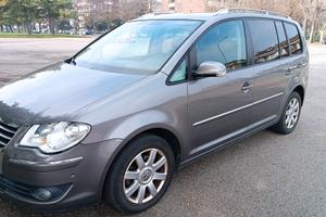 VOLKSWAGEN Touran 2.0 tdi.7 Posti. Pelle
