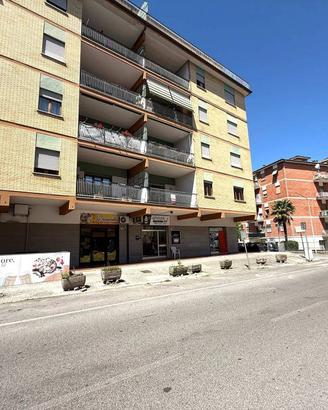 Appartamento di 130 m² con 5 locali a Rieti