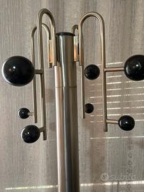 Appendi abiti anni 70 base marmo accisio Design