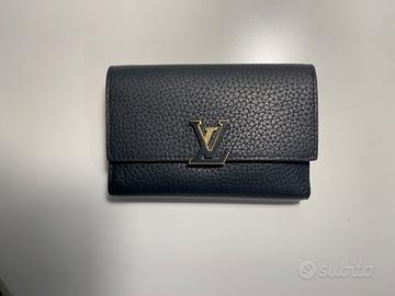 Portafoglio compatto ‘’Capucines’’ LV