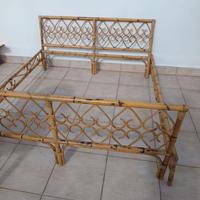 Camera da letto in bambù e paglia di vienna