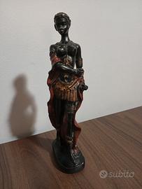 statuetta guerriera 