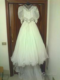 Abito da sposa romantico di Miriam Pieralisi