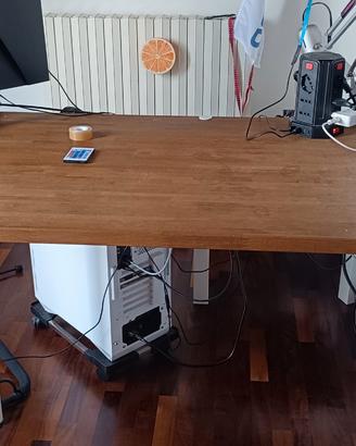 Scrivania Faggio  arrotondata con piede singolo