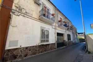 2 LOCALI A TORRE DEL GRECO