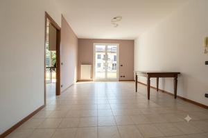 3 LOCALI A MONTECHIARUGOLO