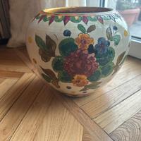 Vaso in cotto decorato a mano