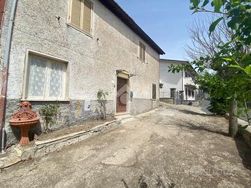 CASA INDIPENDENTE A MONTEFIASCONE