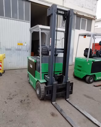 CESAB COMPACT 250 ANNO 2004