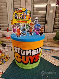 Allestimento torta Stumble Guys festa compleanno 