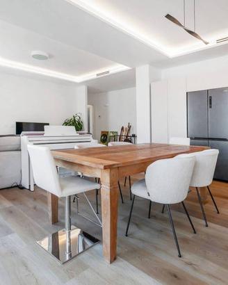 Appartamento di 145 m² con 4 locali e box auto a S
