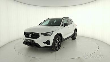 VOLVO XC40 2.0 b3 Plus Dark auto