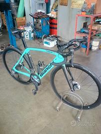 Bianchi Oltre XR3 Ultegra Di2