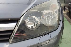 Proiettore sinistro OPEL ASTRA H del 2006