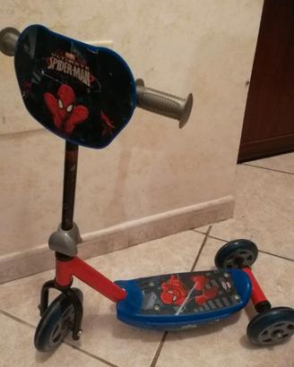Monopattino 3 ruote di Spiderman