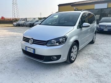 VOLKSWAGEN TOURAN 1.6 TDI 105CV 7 POSTI OK NEOP.