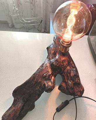 Lampada in legno
