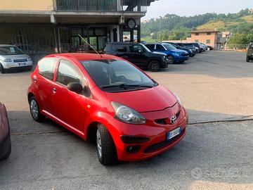Toyota Aygo benz-5 porte neo patentati, frizione d