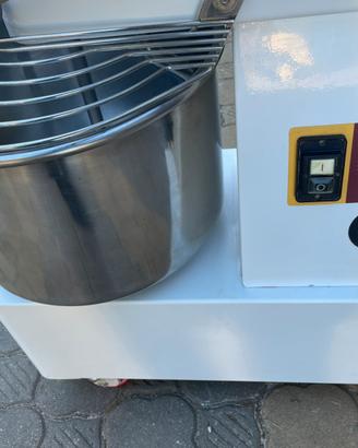 Impastatrice a spirale 50 lt Trifase