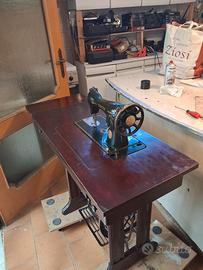 Macchina da cucire usata singer con mobiletto