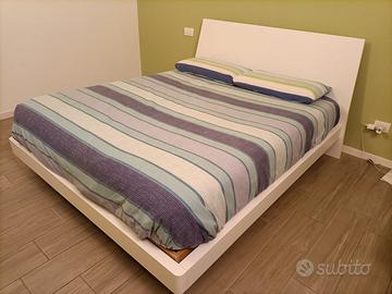 letto matrimoniale con materasso