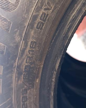 PNEUMATICI GOODYEAR EFFICIENT GRIP 205/60R16 92V